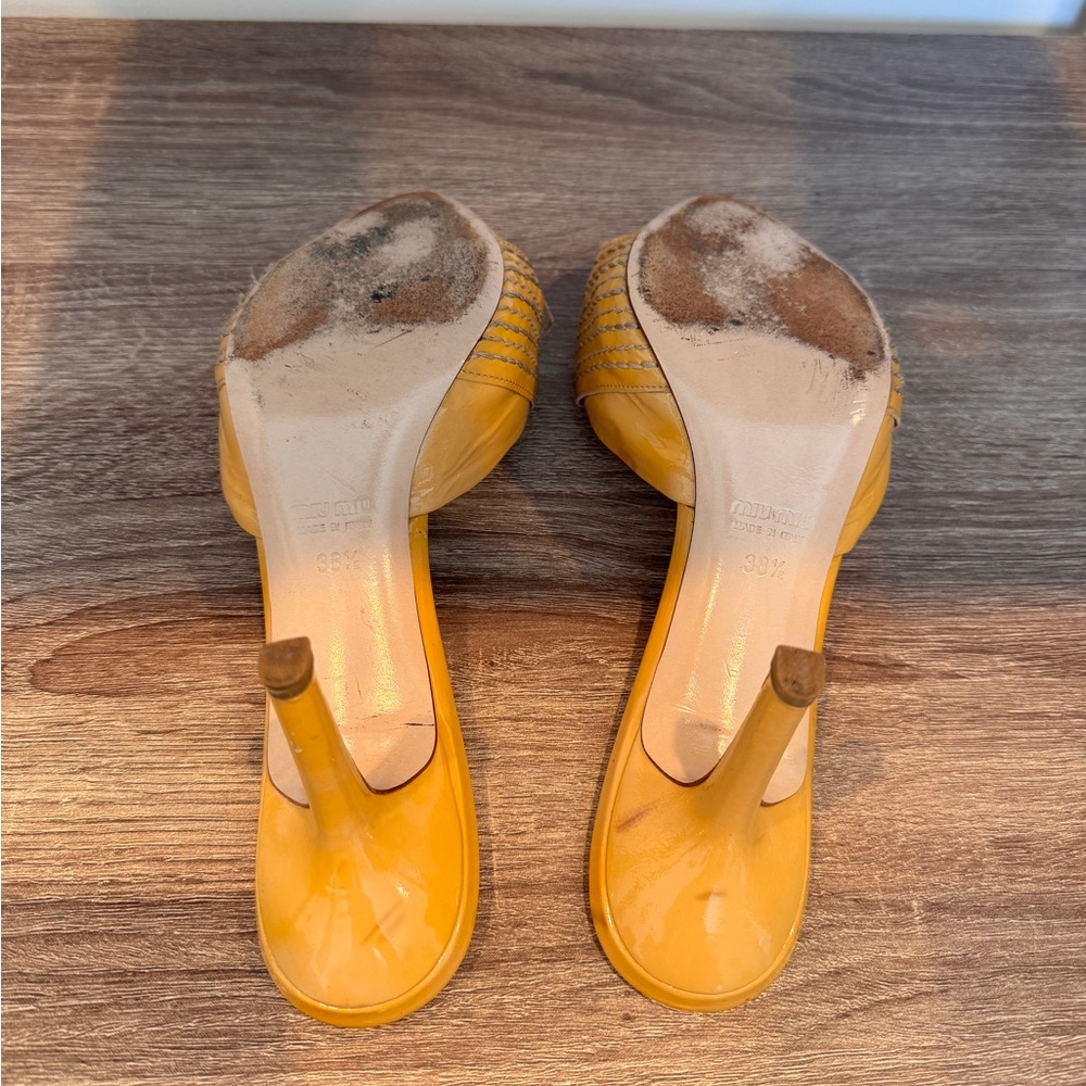 Miu Miu Patent Leather Yellow/Beige Mule Sandals. - Picture 5 of 10